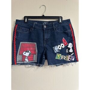 Ann Taylor LOFT Denim Shorts Peanuts Cartoon Patches Red Trim Size‎ 10